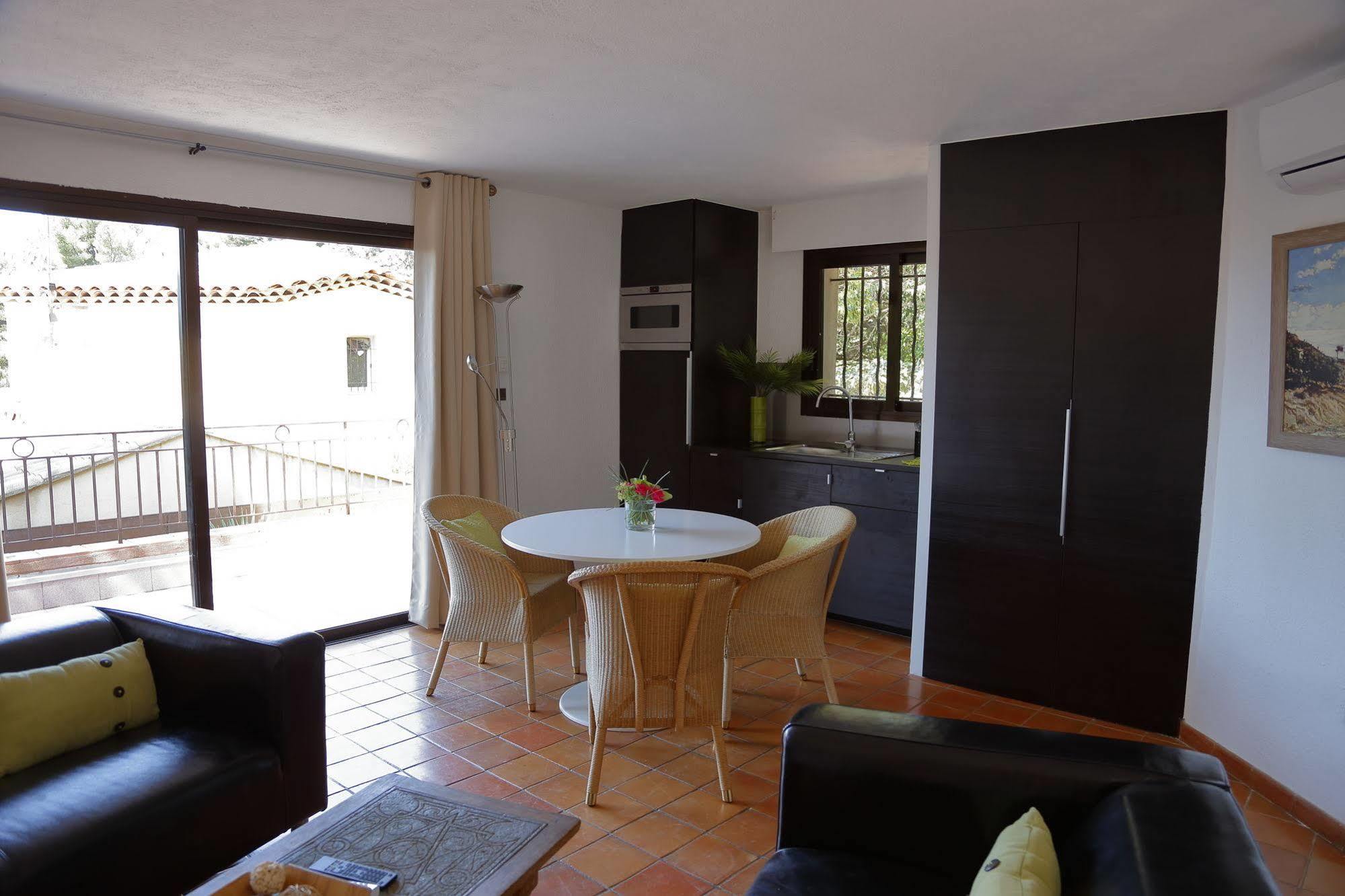 Les Jardins De Cassis - Parking Gratuit & Piscine Chauffee Hotel ภายนอก รูปภาพ